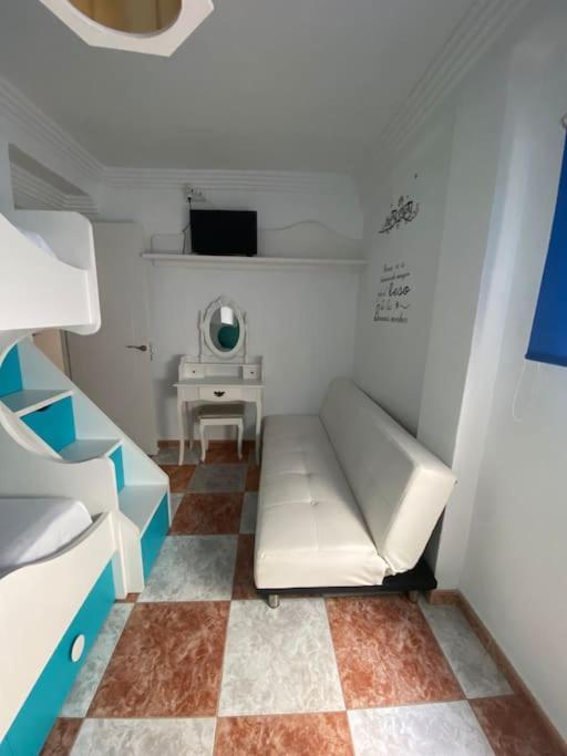 Apartamento Silda Torre Del Mar Bagian luar foto